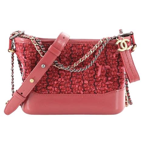 pochette a mano con tracolla chanel 2018|Chanel rosso 2018 piccola borsa a tracolla Gabrielle in paillettes.